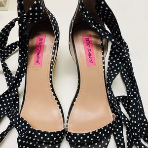 Betsey Johnson espadrilles